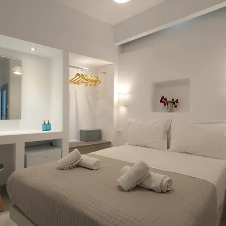 Heart Hotel Fira (Santorini)